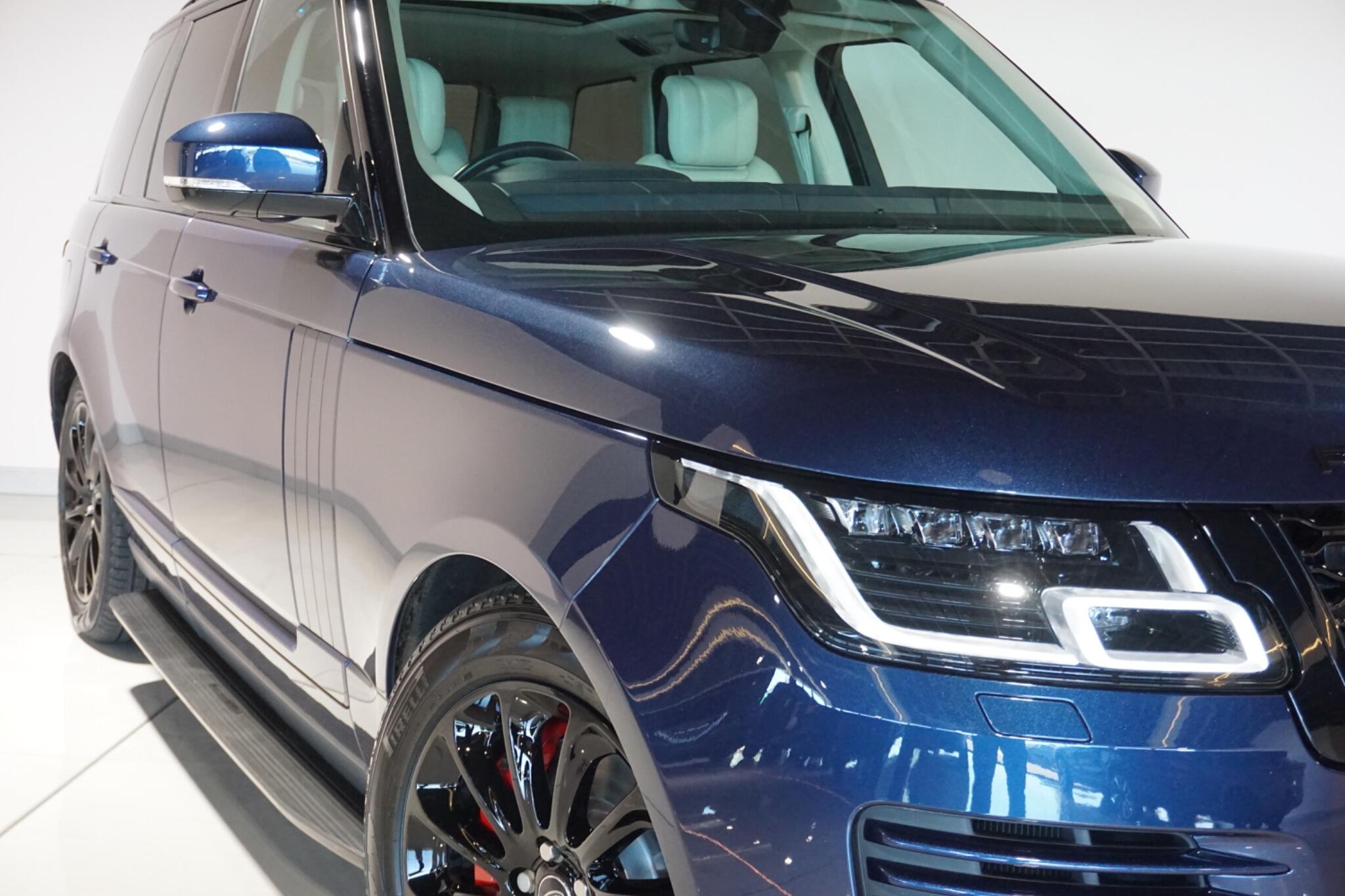 Land Rover Range Rover 2.0 P400e 12.4kWh GPF Vogue SUV 5dr Petrol Plug-in Hybrid Auto 4WD Euro 6 (s/s) (404 ps)